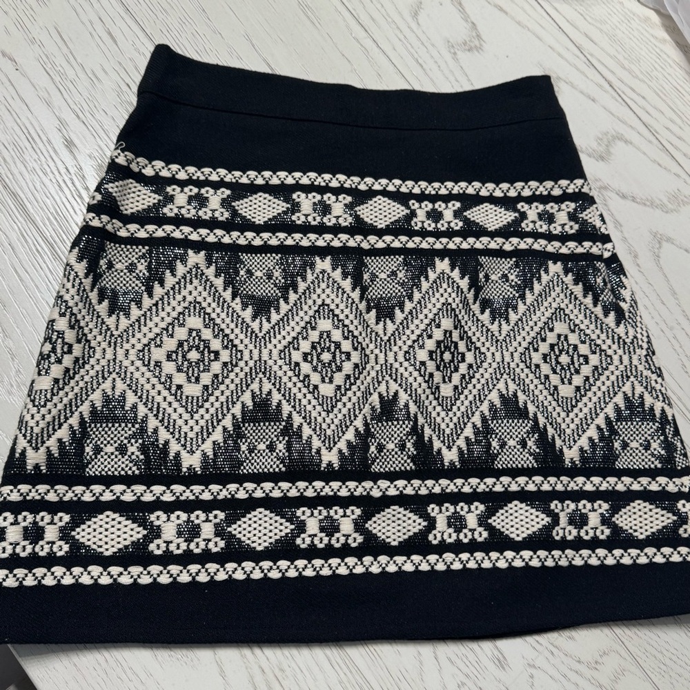 En Creme Black and Cream Patterned A-Line Skirt